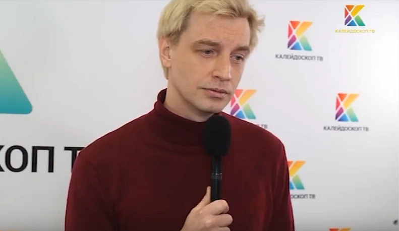Скриншот видео: интервью Алексея Гомана