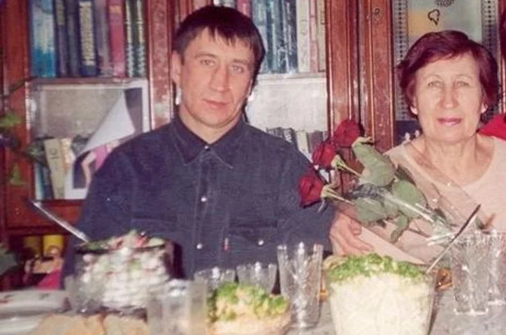 Фото из открытых источников: жена и сын Андрея Чикатило