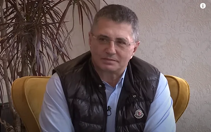 Скриншот интервью на YouTube-канале "Səhiyyə TV" / Александр Мясников